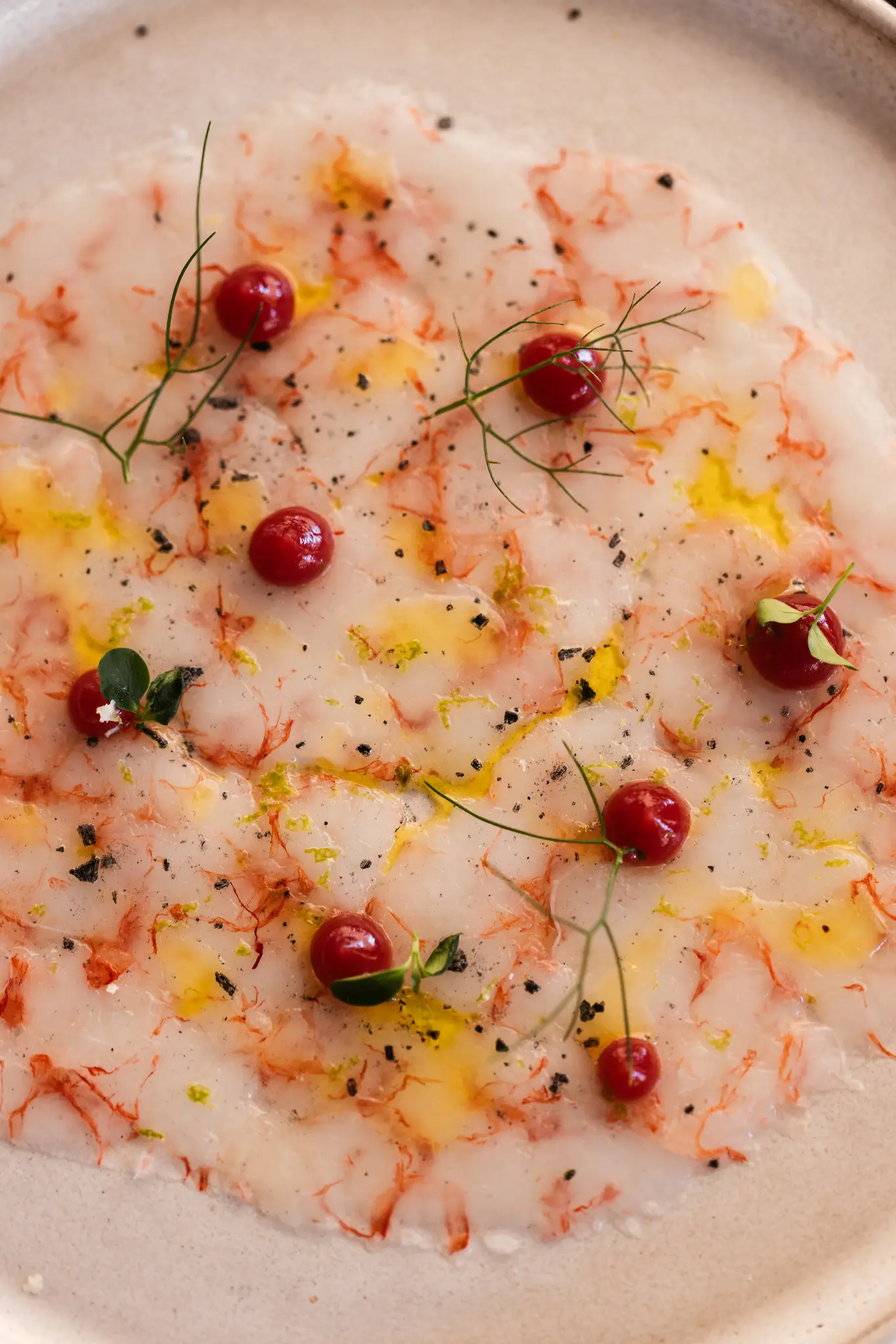 Gericht aus der mediterranen Speisekarte von Elements Ibiza