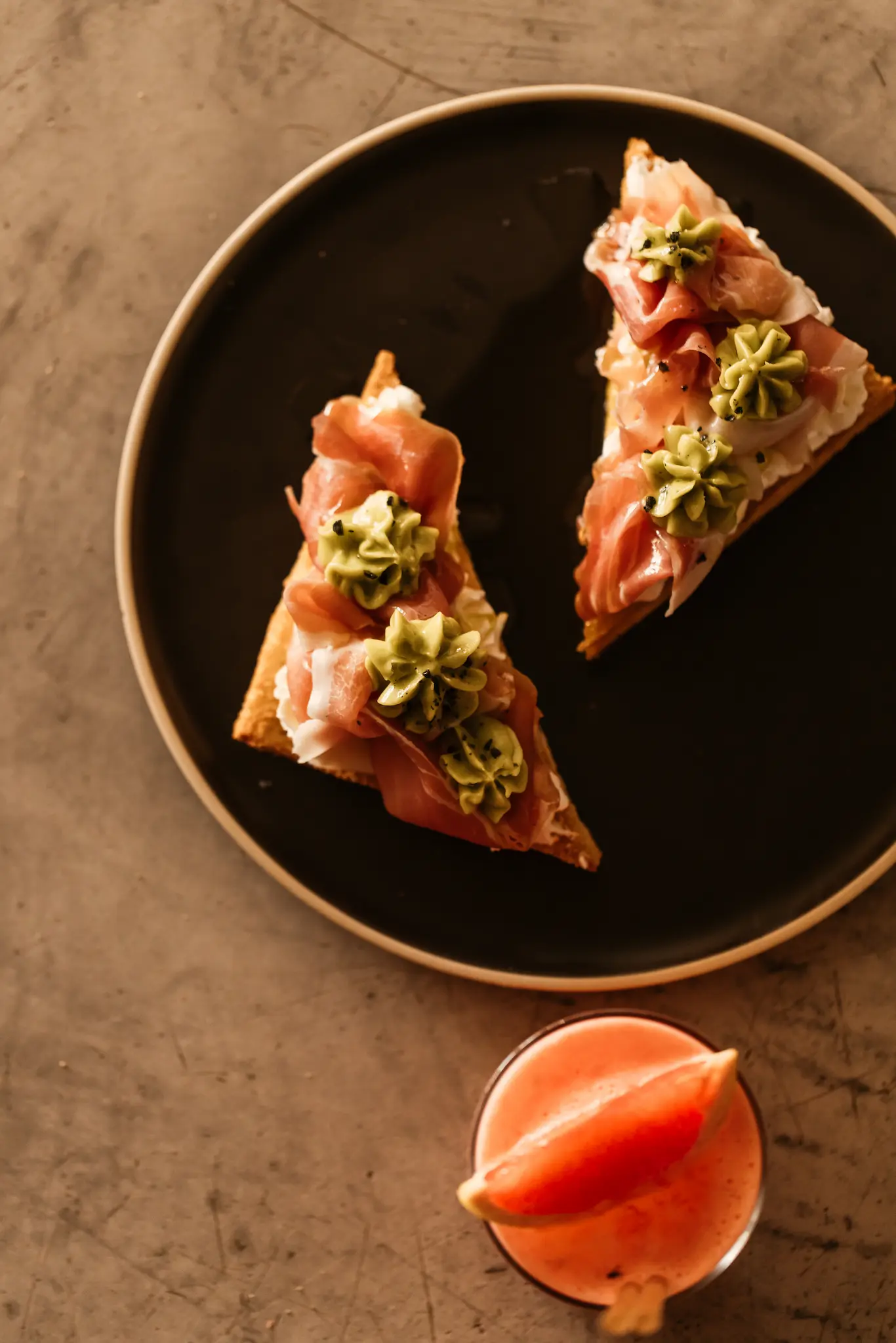 Plato del menú mediterráneo de Elements Ibiza